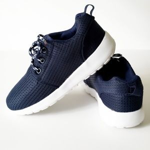 Lightweight Navy & White Tie Closure Sneakers